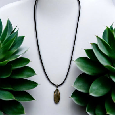 Labradorite Oval Pendant for Intuition, Protection & Energy Balance